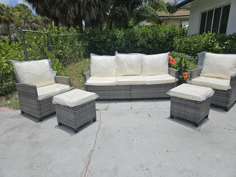 New And Assembled 5 Piece Patio Set