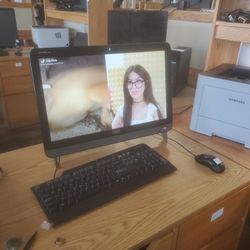 DELL 24" ALL IN ONE COMPUTER SUPER NICE LIKE NEW