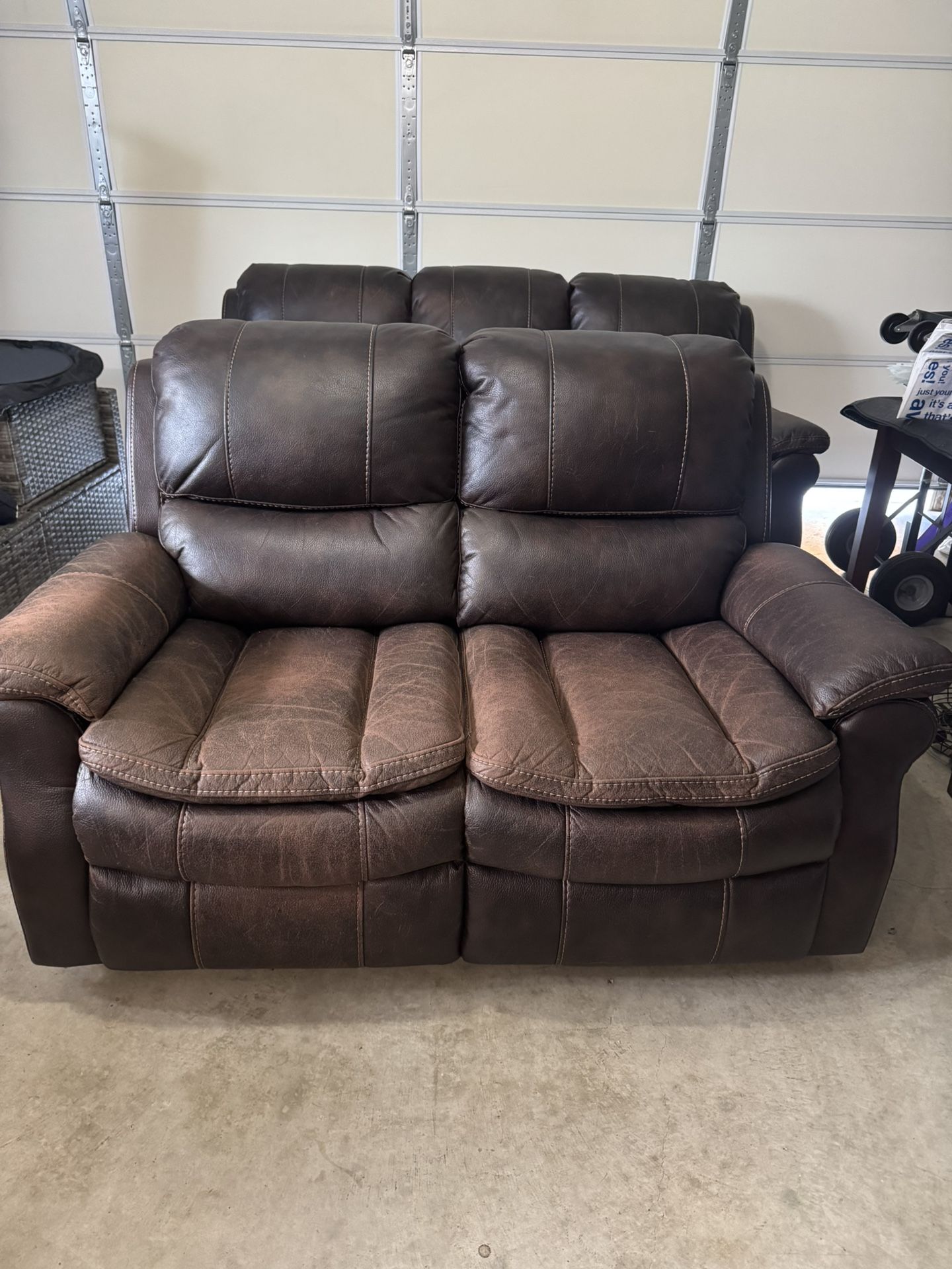 Power Reclining Loveseat