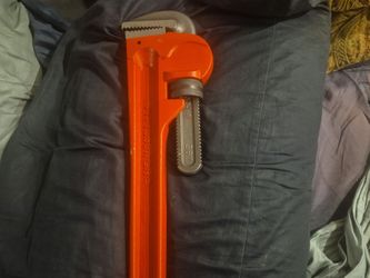 Pittsburgh 36-Inch Heavy Duty Pipe Wrench
