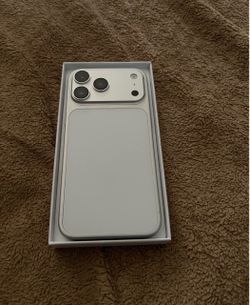 Apple iPhone 17ProMax White Titanium