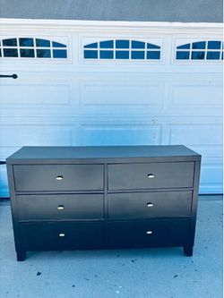 6 drawer long dresser 58L x 16W x 36H