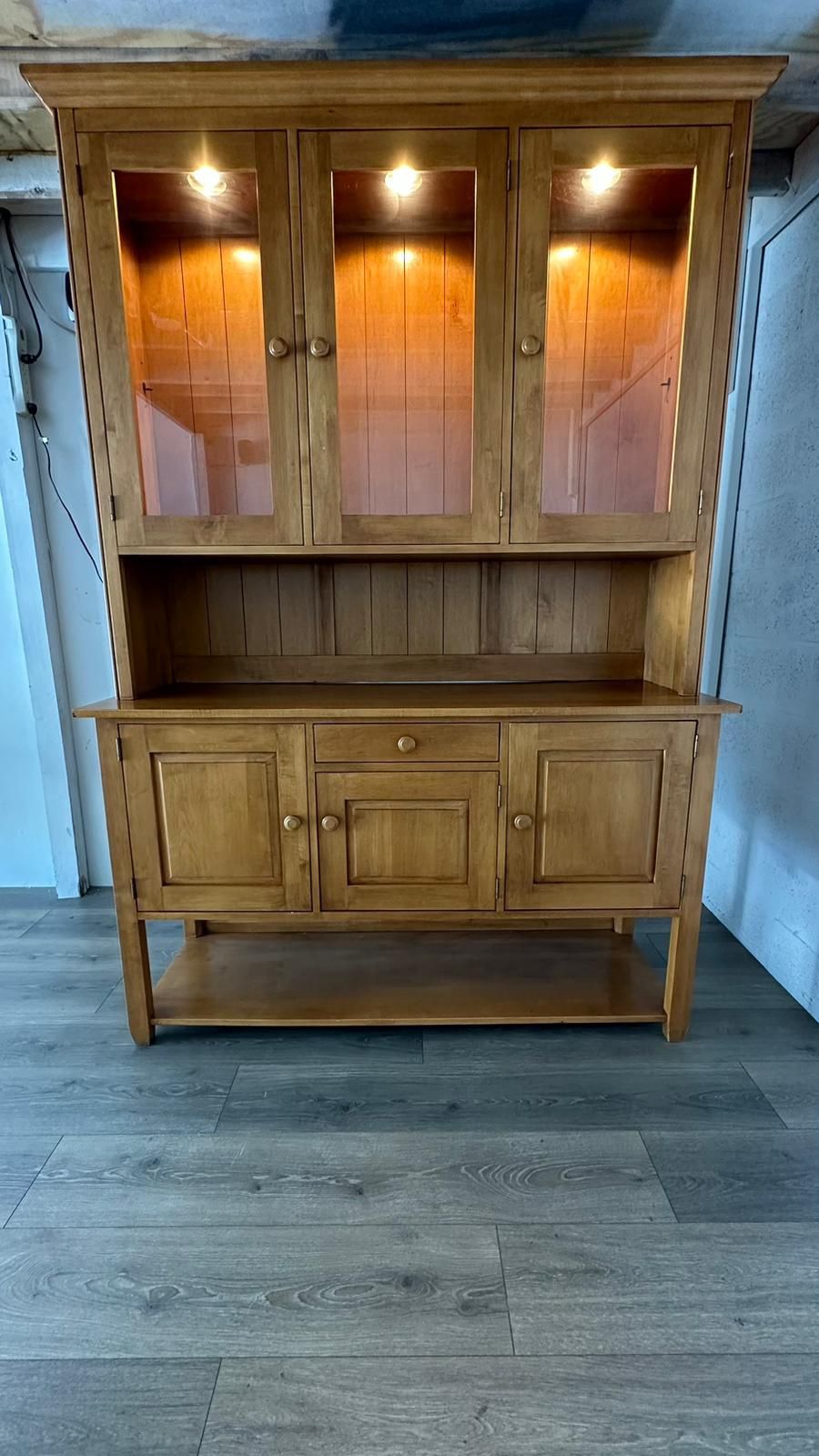 ETHAN ALLEN COUNTRY COLOR CHINA CABINET HUTCH CUPBOARD - delivery is negotiable