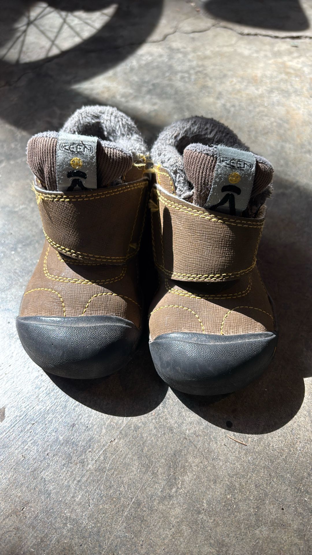 Keen Waterproof Boots Size 7