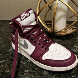 Jordan 1 Retro High OG “trades Are Available” (Size 6.5y)