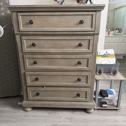 Dresser Set