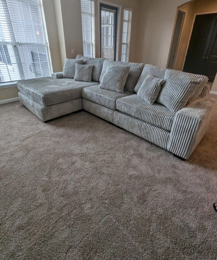 Comfy Lite Gray Sectional 