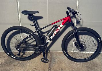 Trek Marlin 6 Mountain Bike