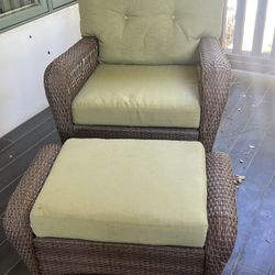 Wicker Swivel Rocker 