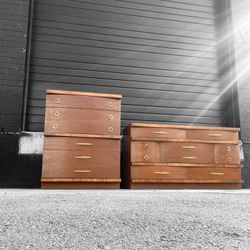 Beautiful MCM Solid Wood Dresser Set