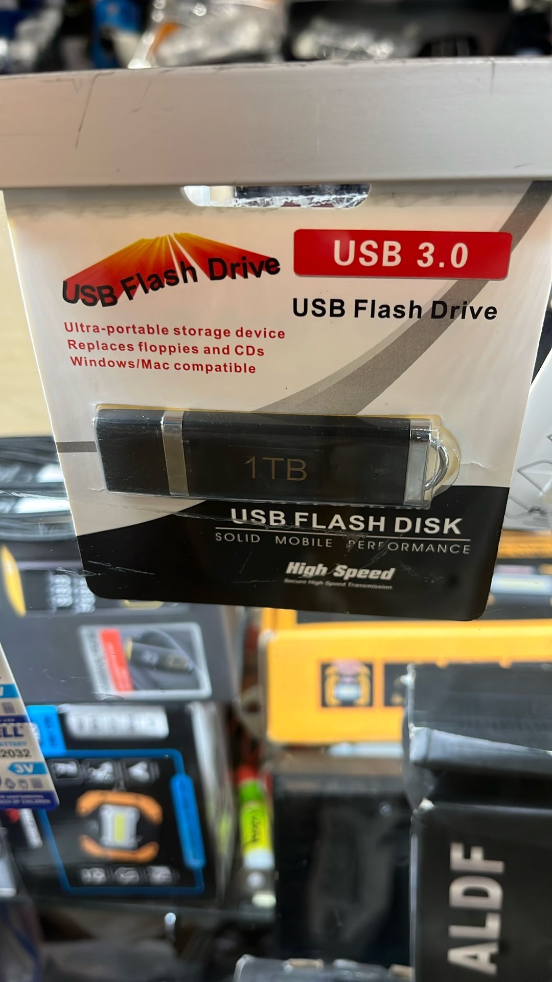 USB Flash Drive 1TB.