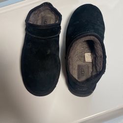 Gently Used Black UGG Micro Mini Womens Size 9
