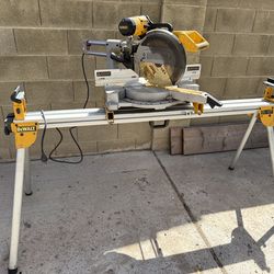 DeWalt 12” Slider Compound Miter Saw and 66” DW stand