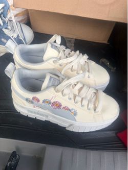Shoes girl
