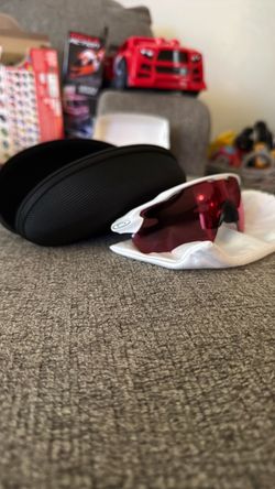 Oakley sunglasses like new