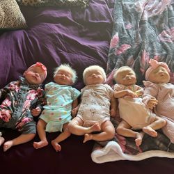 Reborn Dolls / Realistic Dolls