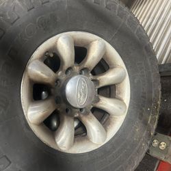 8 Lug Ford F250 And F350 Wheels And Tires 