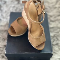Tommy Hilfiger Medium Brown Sandals