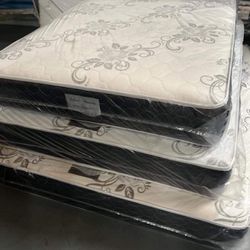 Queen Sleep Supreme Mattress And Boxspring!