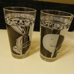 Vintage 1999 Warner Brothers Set Of Two Glasses Tweety/Sylvester Bugs/Taz