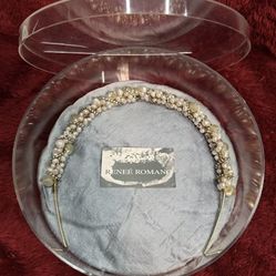 NS32- RENEÉ ROMANO Gold Petite Freshwater Pearl & Diamante Wishbone Bridal Tiara
