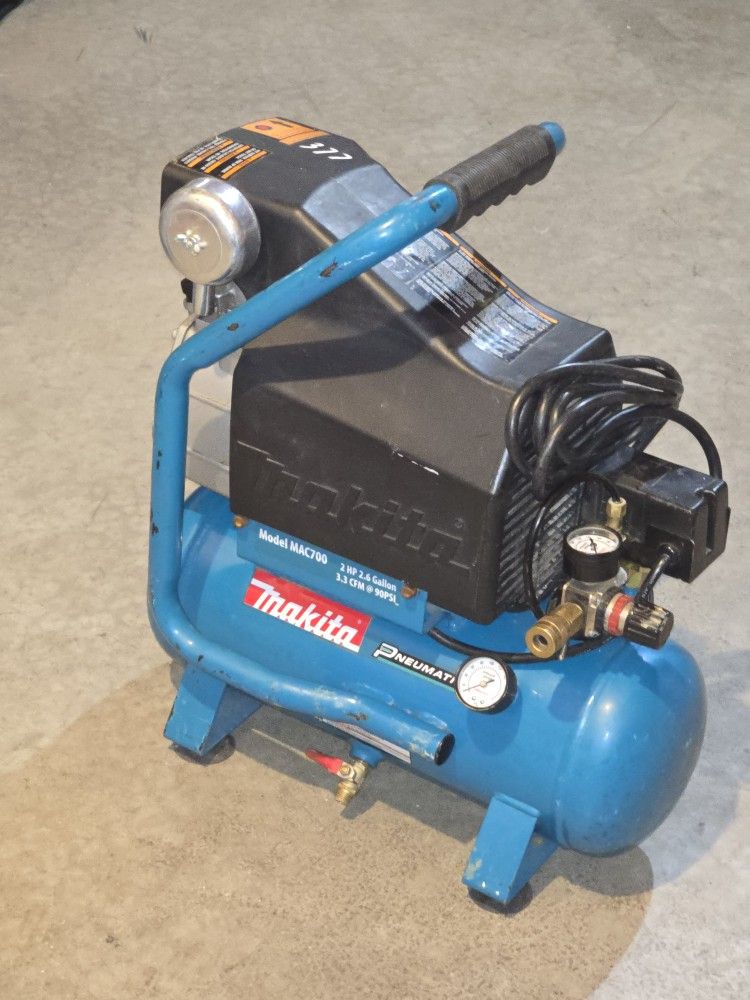 Makita Compressor