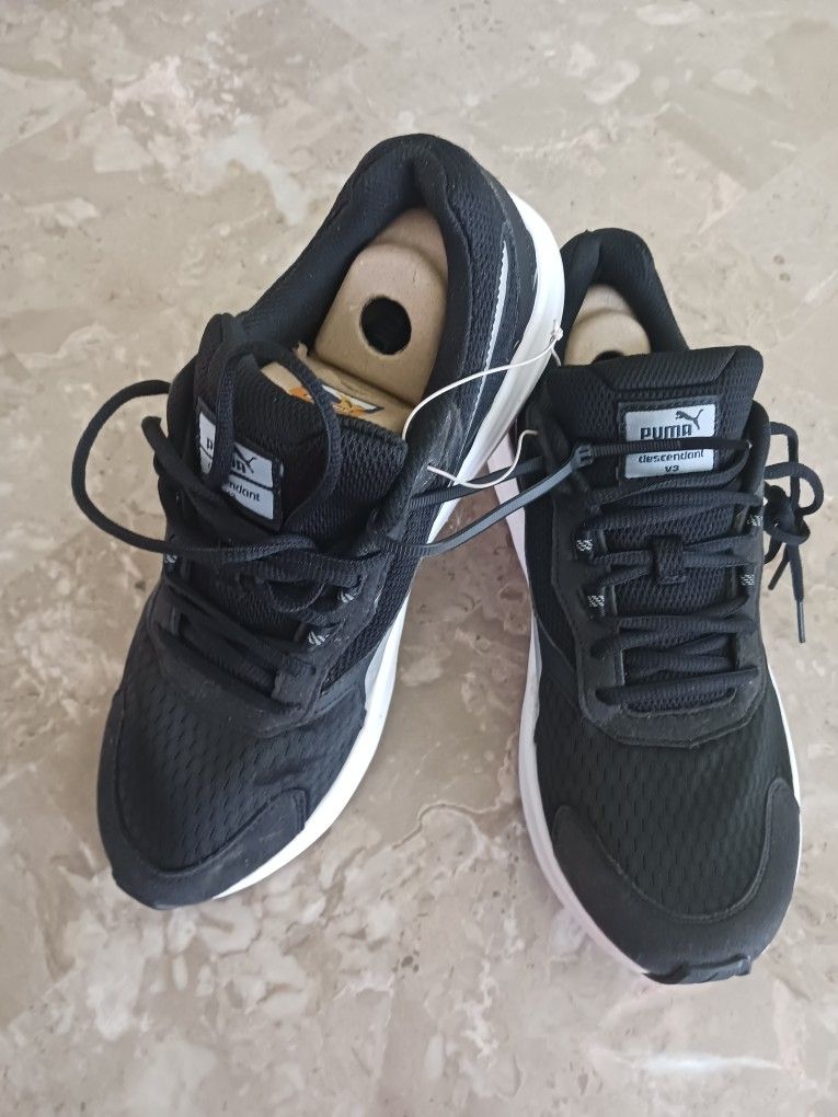 BRAND NEW PUMA SHOES & SIZE 10 .......πππ