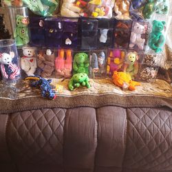 Lot Of 44 Beanie Babies