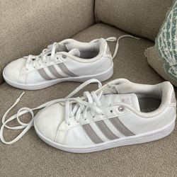 Adidas Sneakers Size 6