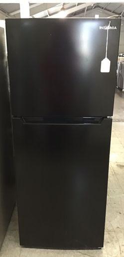 Insignia Top Freezer Fridge