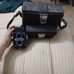 Yashica-Mat Camera Old Camera Worth Alot