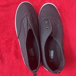 Brand New Women Sneakers, Size 7