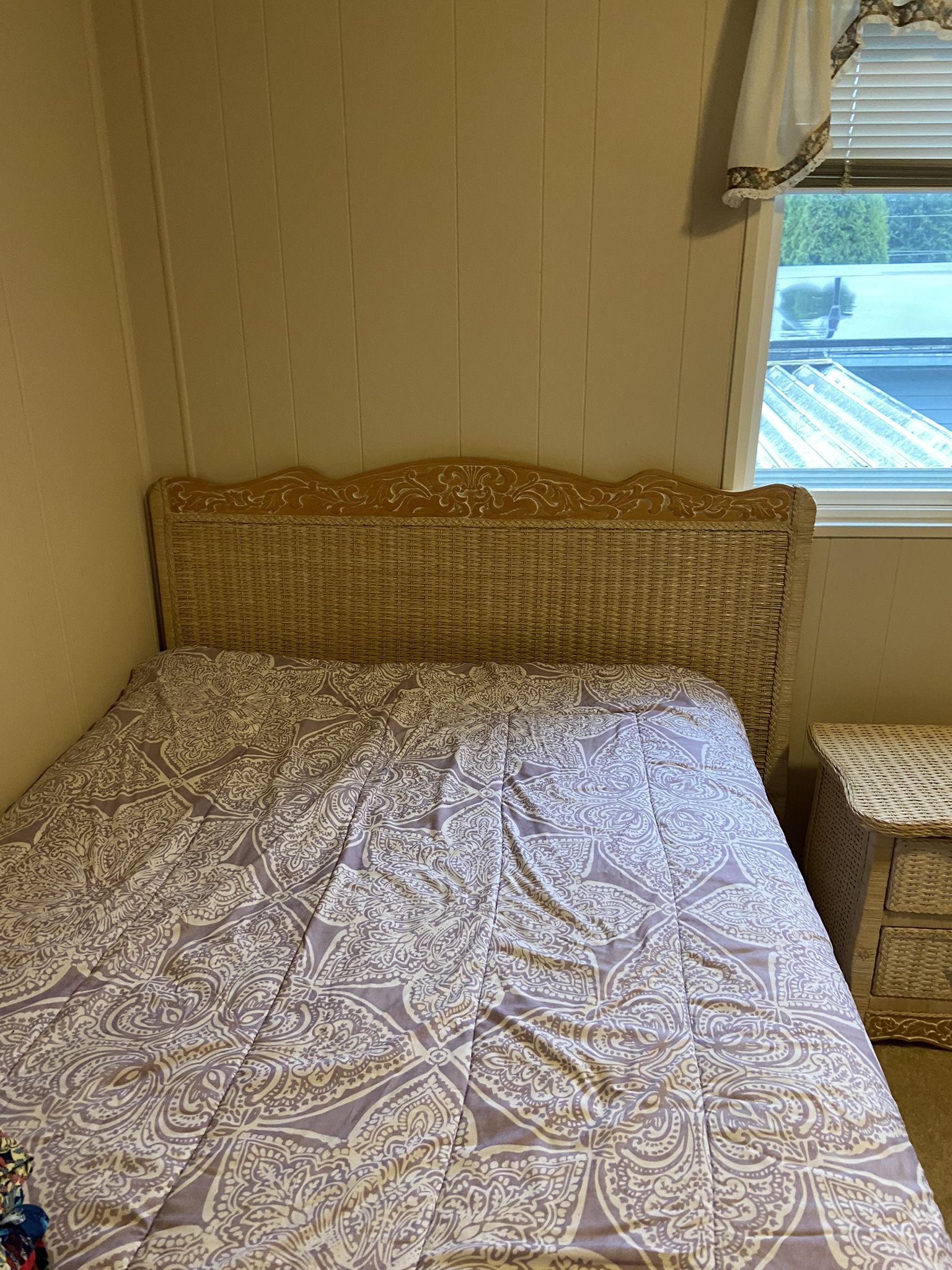 Full Size Bed With Hard wicker Headboard. for Sale in Everett, WA - OfferUp