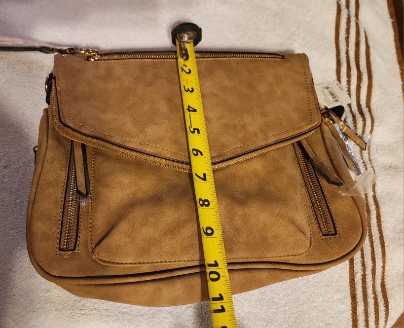 VR NYC NATURAL PURSE NEW!