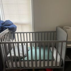 Full Baby Crib With Mattress and Diaper Pial 