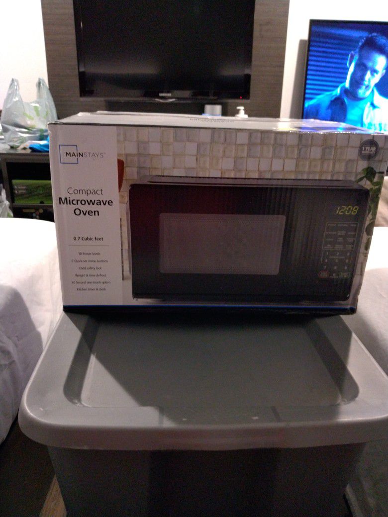 Mainstay Compact Microwave Oven