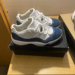 Jordan 11 Low Snakeskin 