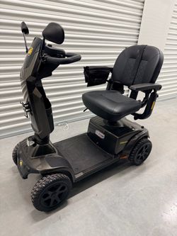 Scooter with lift