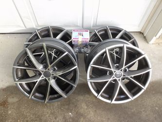 Liquidmetal Motorsports Instinct 17” Rims (fits tire size 235/65/R17), Hardware Lug Kit, and TPMS Sensors.
