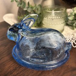 L.E. Smith Blue Rabbit On Basket