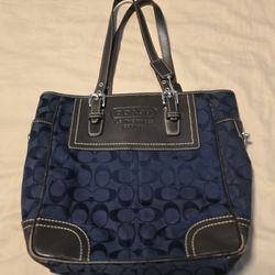 Coach Signature Tote (Slightly Used)