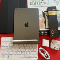 Apple IPad 8th Generation (10.2” Retina /Latest IOS 18/ 2020 model) 32GB with stylus pen, keyboard & Accessories 