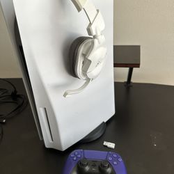 PS5(Disc)/ Controller/Turtle Beach Wireless Headset