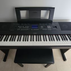 YAMAHA Portable Grand DGX-650