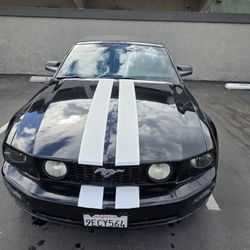 2005 Ford Mustang GT Convertible DELUXE