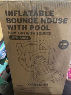Inflatable bounce house