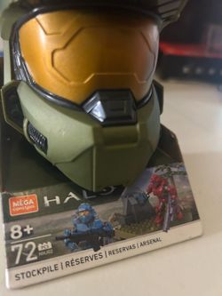 MEGA Halo Stockpile Construction Set with Spartan Helmet