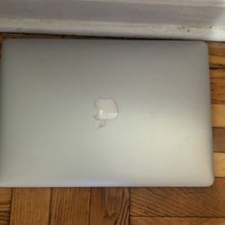 Macbook 13.3-inch (2015) - Core i5 -8Gb- SSD 128GB 