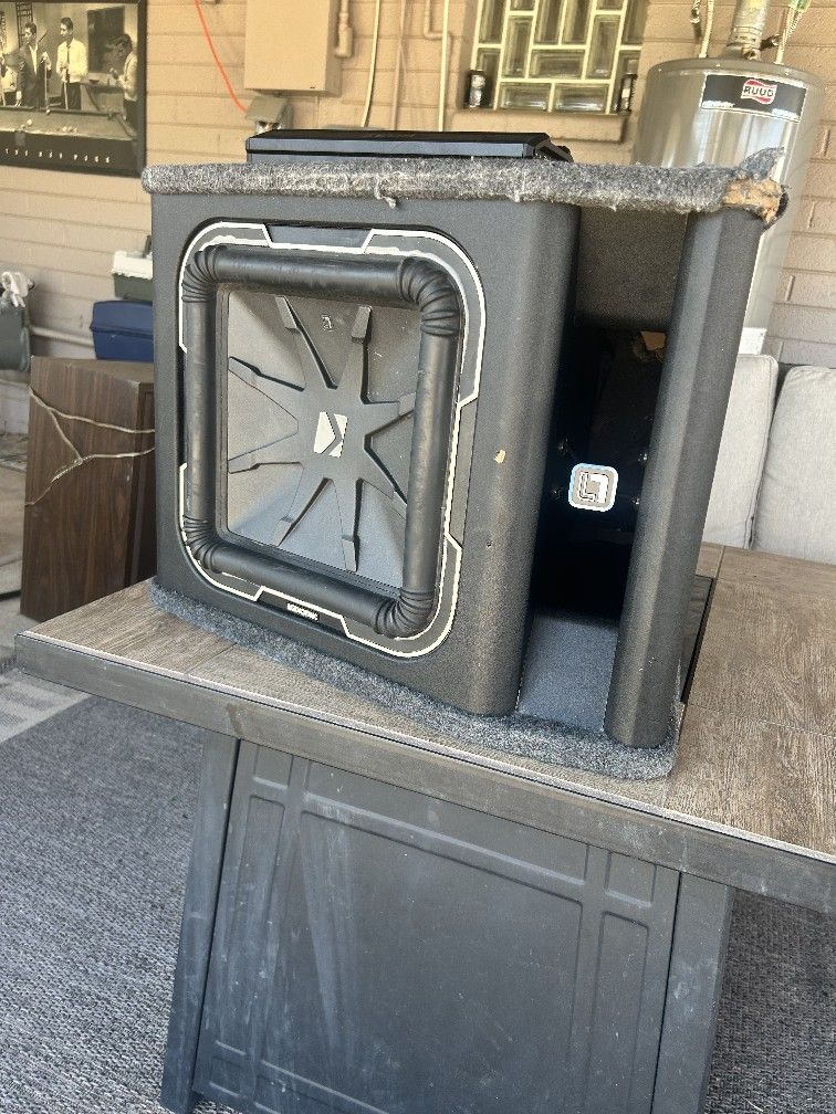 Kicker Solo-Baric L7 Series subwoofer With Box