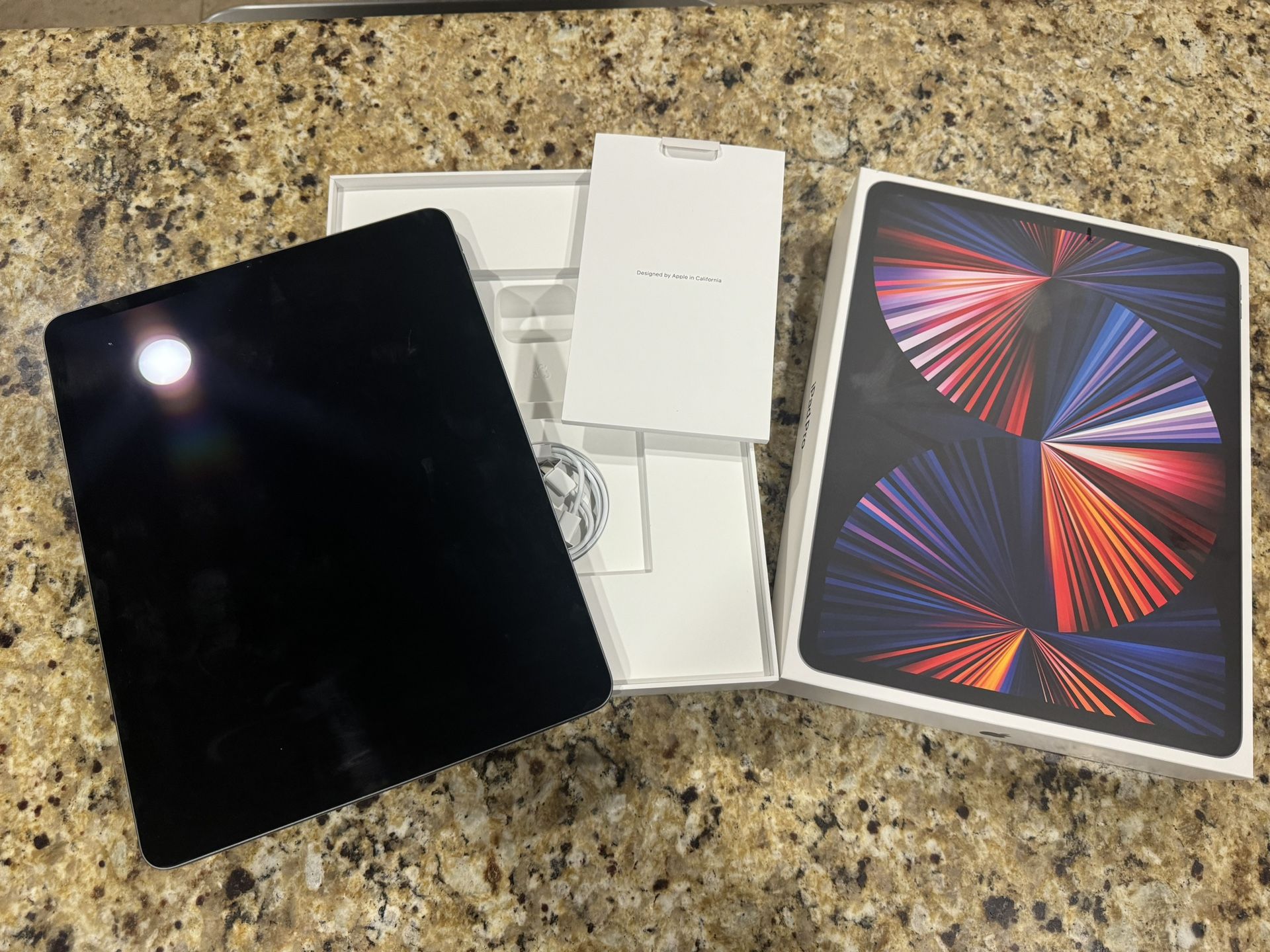Apple iPad Pro 12.9” (5th Generation) with Apple Smart Folio